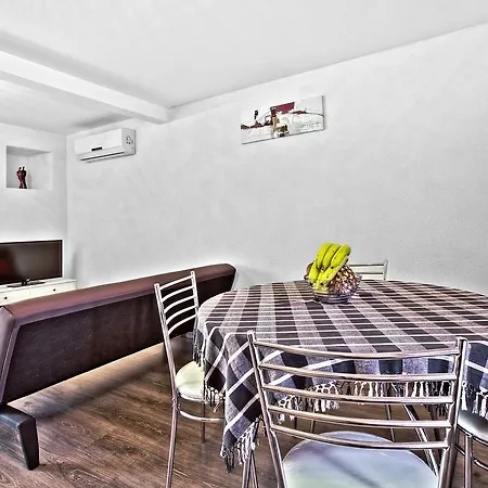 דירה Cici House With