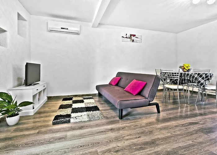 Cici House With
