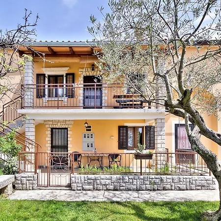 Cici House With Lägenhet Umag